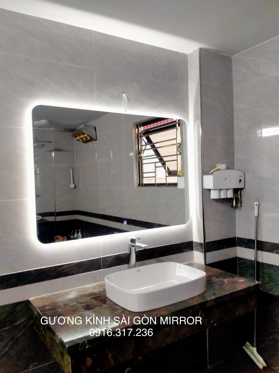 Gương soi treo tường có đèn led nhà tắm phòng tắm tại kdt SALA quận 2 TPHCM