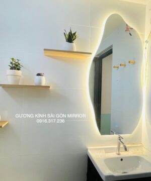 Gương soi treo tường trang trí phòng tắm khách sạn Phú Mỹ Hưng Quận 7 TPHCM