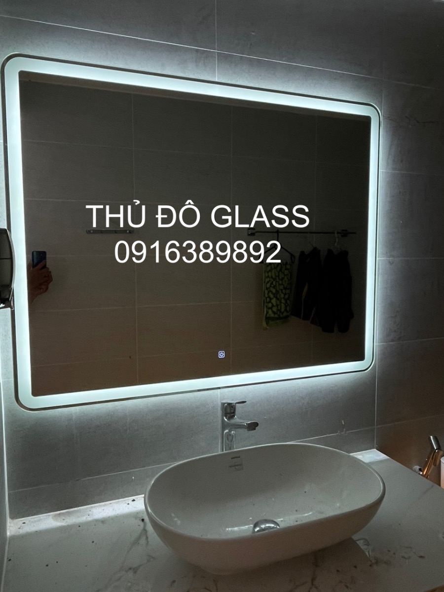 Gương soi treo tường có đèn led cảm ứng thông minh trong nhà tắm nhà vệ sinh